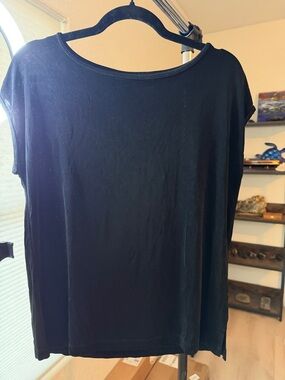 Chicos Travelers Slinky Black Tee